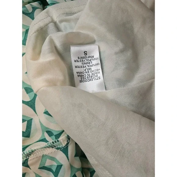 🩷💜Entro Green & White Puff Sleeve Mini Dress – Size Small🩷💚 - Picture 6 of 8